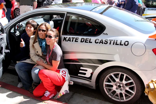 Kate del Castillo, sister Veronica del Castillo, nephew — Stock Photo, Image