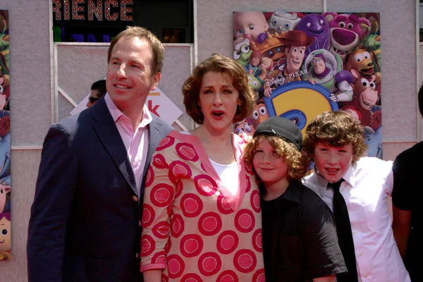 Joan Cusack and family — Stock Photo, Image