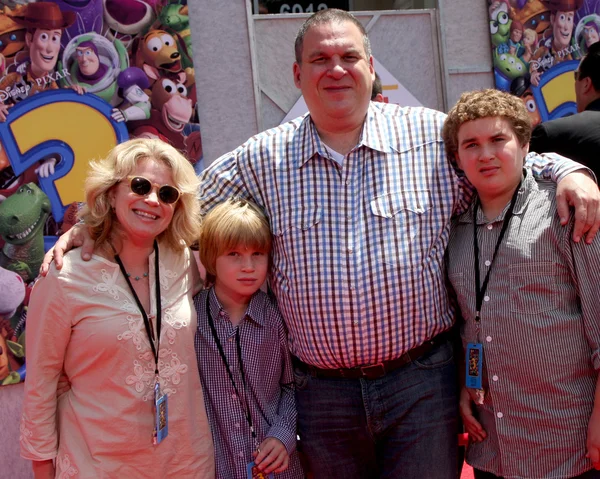 Jeff Garlin & Family — Stock Photo, Image