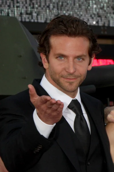 Bradley Cooper, Jessica Biel, Liam Neeson, Sharlto Copley, Quint — Stockfoto