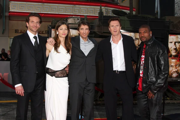 Bradley Cooper, Jessica Biel, Liam Neeson, Sharlto Copley, Quint — Zdjęcie stockowe