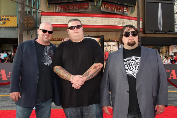 Pawn Stars (order not identified but includes Corey Harrison, Richard Harrison, and Austin Russell) — Stock Photo, Image
