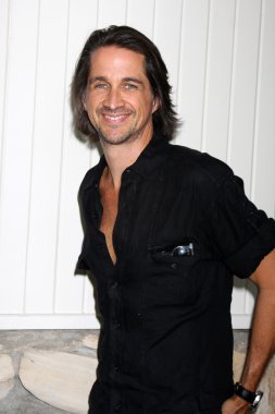 Michael Easton