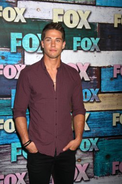 Dean Geyer