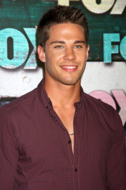 Dean Geyer