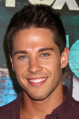 Dean Geyer