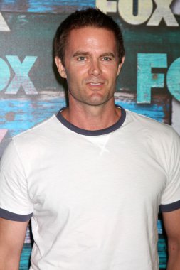 Garret Dillahunt