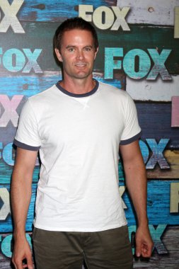 Garret Dillahunt