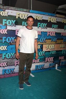 Garret Dillahunt