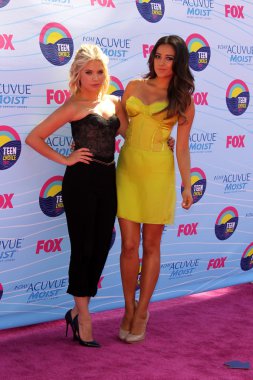 Ashley Benson, Shay Mitchell