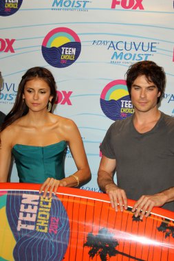 Nina Dobrev, Ian Somerhalder