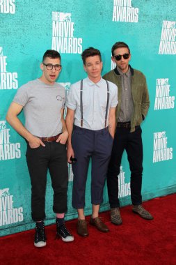 Jack antonoff, nate ruess ve andrew dalga dost