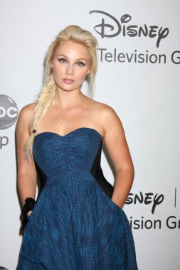 Clare Bowen