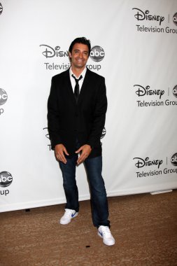 Gilles Marini.