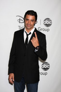 Gilles Marini.