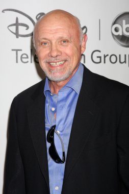 Hector Elizondo