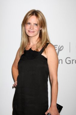 Jennifer Jason Leigh