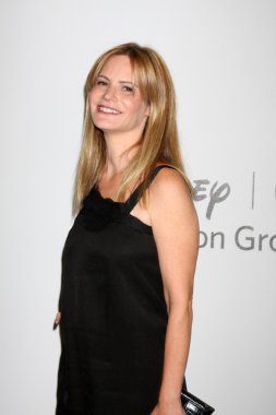 Jennifer Jason Leigh