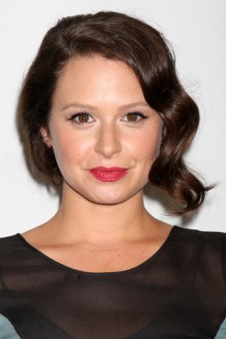 Katie Lowes