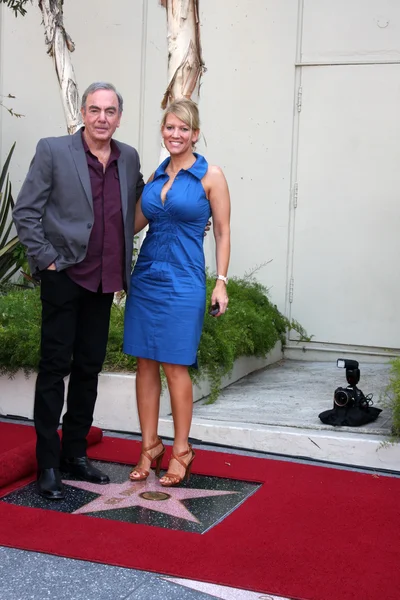 Neil Diamond com a esposa Katie McNeil — Fotografia de Stock
