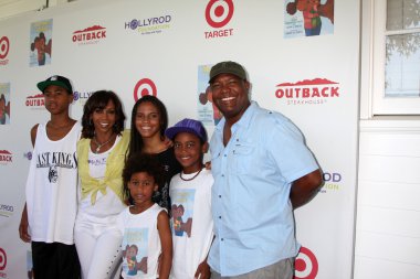 holly robinson peete ailesi