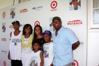 holly robinson peete ailesi