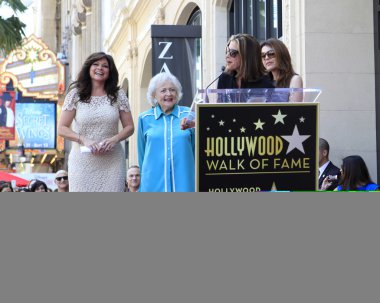 Valerie bertinelli, betty beyaz, wendie malick, jane leeves