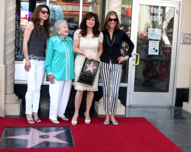 Jane leeves, betty beyaz, valerie bertinelli, wendie malick