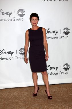 Maura Tierney