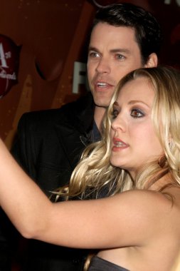 Jaron Lowenstein, Kaley Cuoco