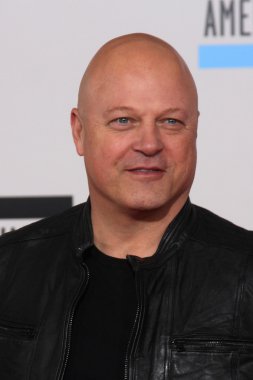 Michael Chiklis