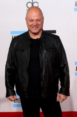 Michael Chiklis