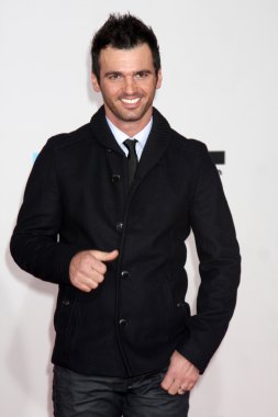 Tony Dovolani