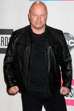 Michael Chiklis