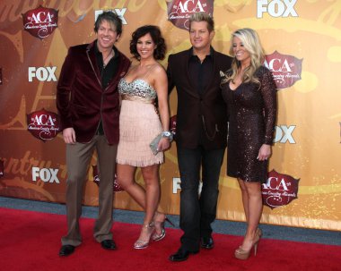 Joe don rooney ve tiffany fallon, gary levox ve eşi