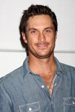 Oliver Hudson