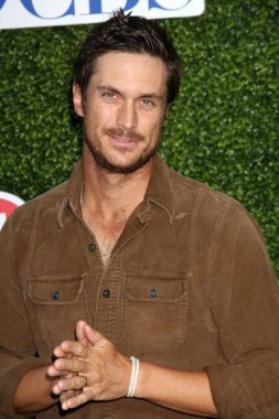 Oliver Hudson