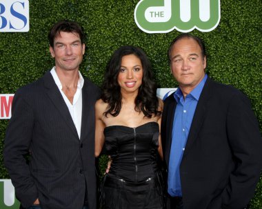 Jerry o'connell, jurnee smollett ve jim belushi