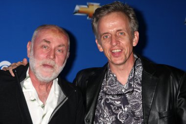 Robert david hall ve robert joy