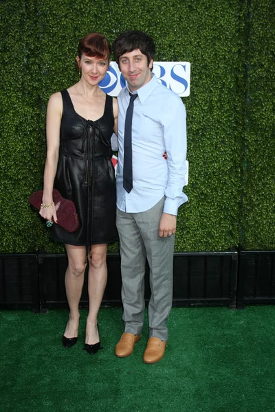 Simon Helberg and Guest — Stock Photo, Image