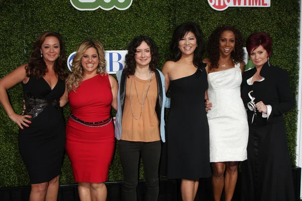 Leah Remini, Marissa Jaret Winokur, Sara Gilbert, Julie Chen, Holly Robinson Peete y Sharon Osbourne — Foto de Stock