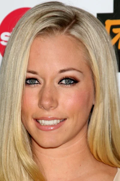 Kendra Wilkinson