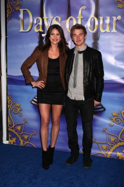 Shelley Hennig, Chandler Massey