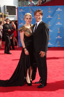 Stephen moyer ve eşi anna paquin