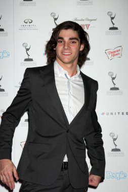 R J Mitte