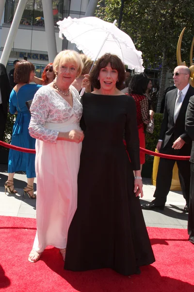 Kathy Joosten y Lily Tomlin —  Fotos de Stock