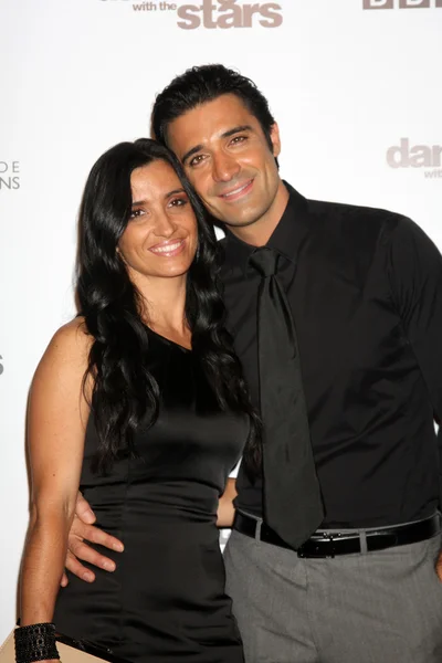Gilles Marini and wife — Stock Photo, Image
