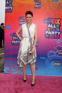 Emily Deschanel