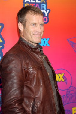 Mark Valley