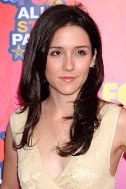 Shannon Woodward